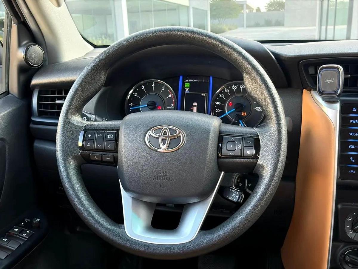 AED 1,440 P.M | 0% DOWN PAYMENT | TOYOTA FORTUNER EXR | 2.7L I4 4WD | 2020 | FULL AGENCY SERVICE HIS-17-17