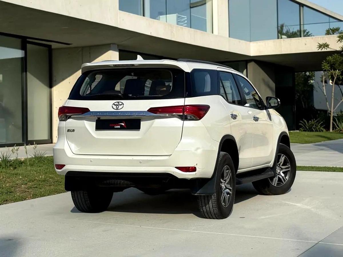 AED 1,440 P.M | 0% DOWN PAYMENT | TOYOTA FORTUNER EXR | 2.7L I4 4WD | 2020 | FULL AGENCY SERVICE HIS-19-19