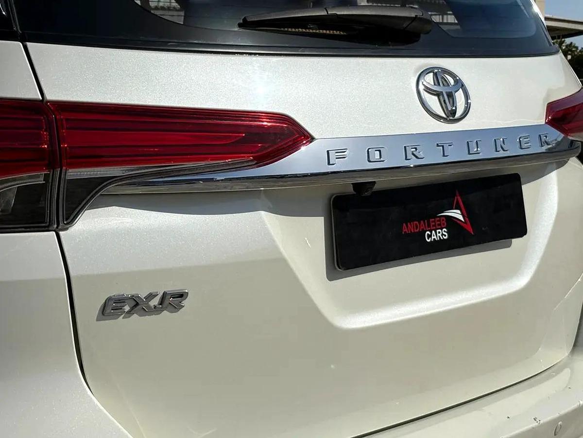 AED 1,440 P.M | 0% DOWN PAYMENT | TOYOTA FORTUNER EXR | 2.7L I4 4WD | 2020 | FULL AGENCY SERVICE HIS-6-6