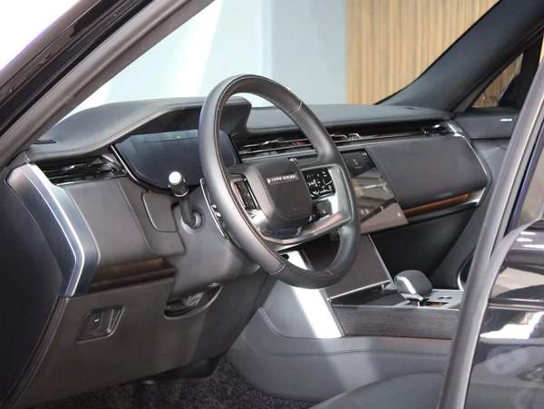 2025 - Land Rover Range Rover Vogue SE 2025 - Low mileage