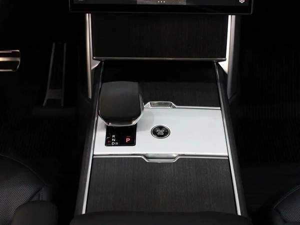 2025 - Land Rover Range Rover Vogue SE 2025 - Low mileage