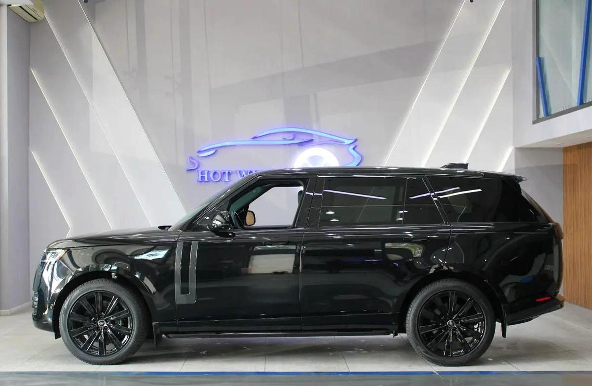 2025 - Land Rover Range Rover Vogue SE 2025 - Low mileage-8-8