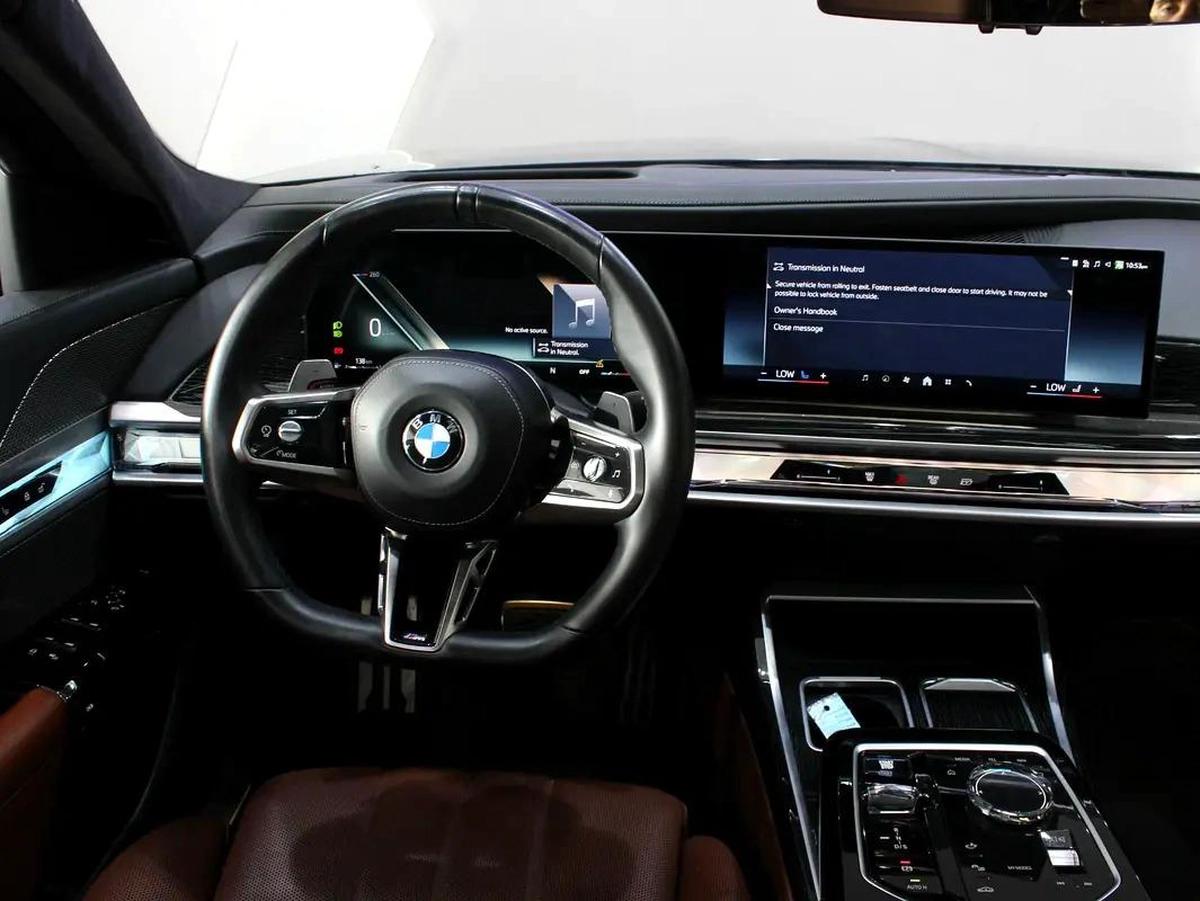 2023 BMW 735 i GCC with warranty-8-8