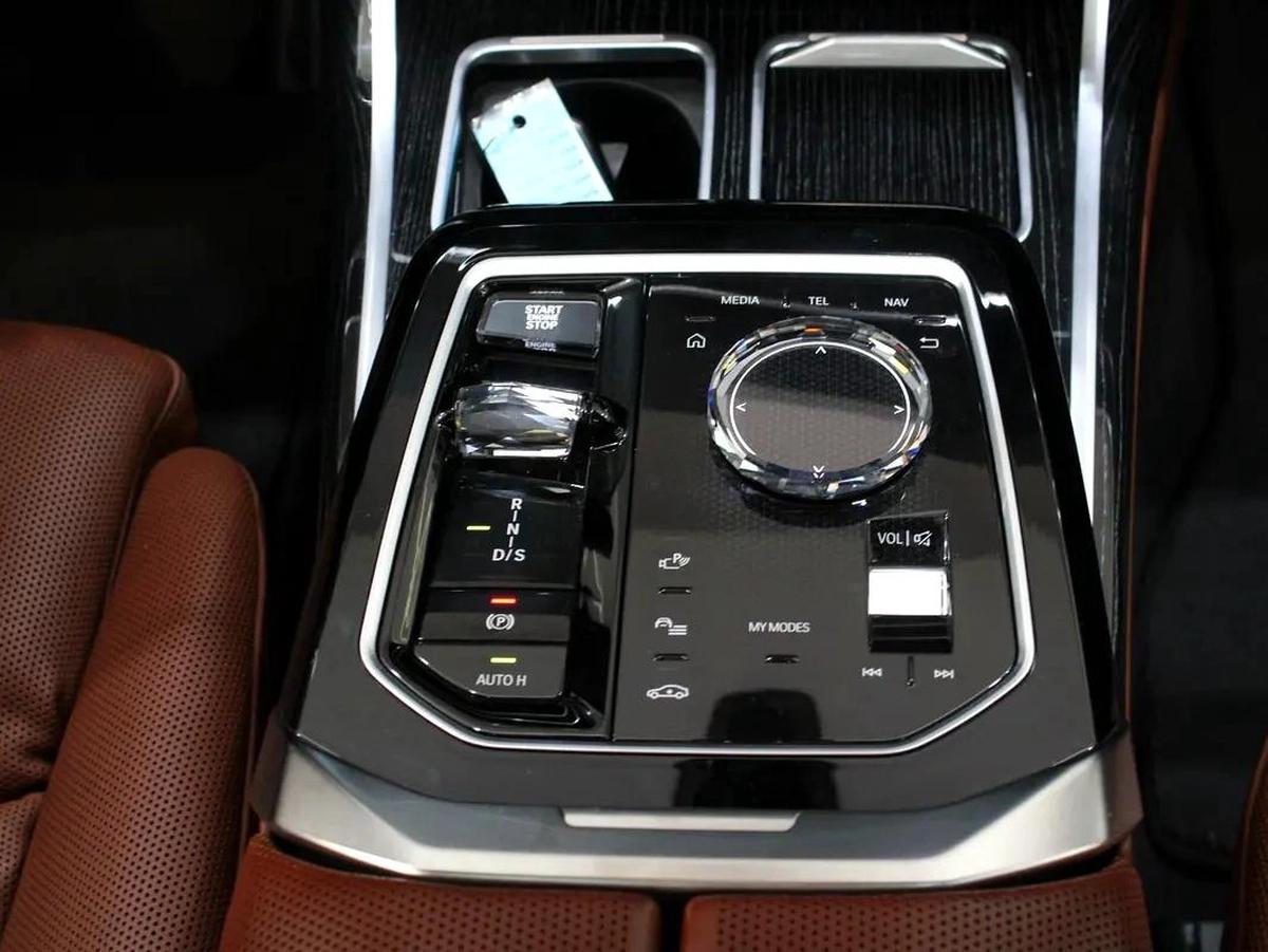 2023 BMW 735 i GCC with warranty-6-6