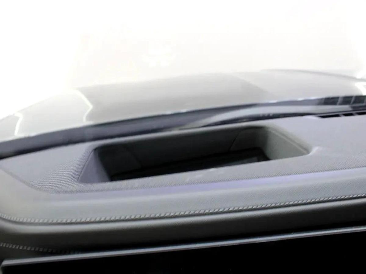 2023 BMW 735 i GCC with warranty-2-2
