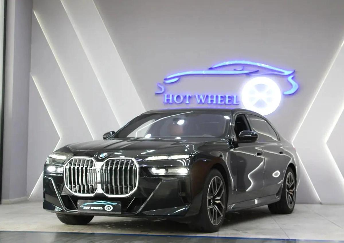2023 BMW 735 i GCC with warranty-0-0