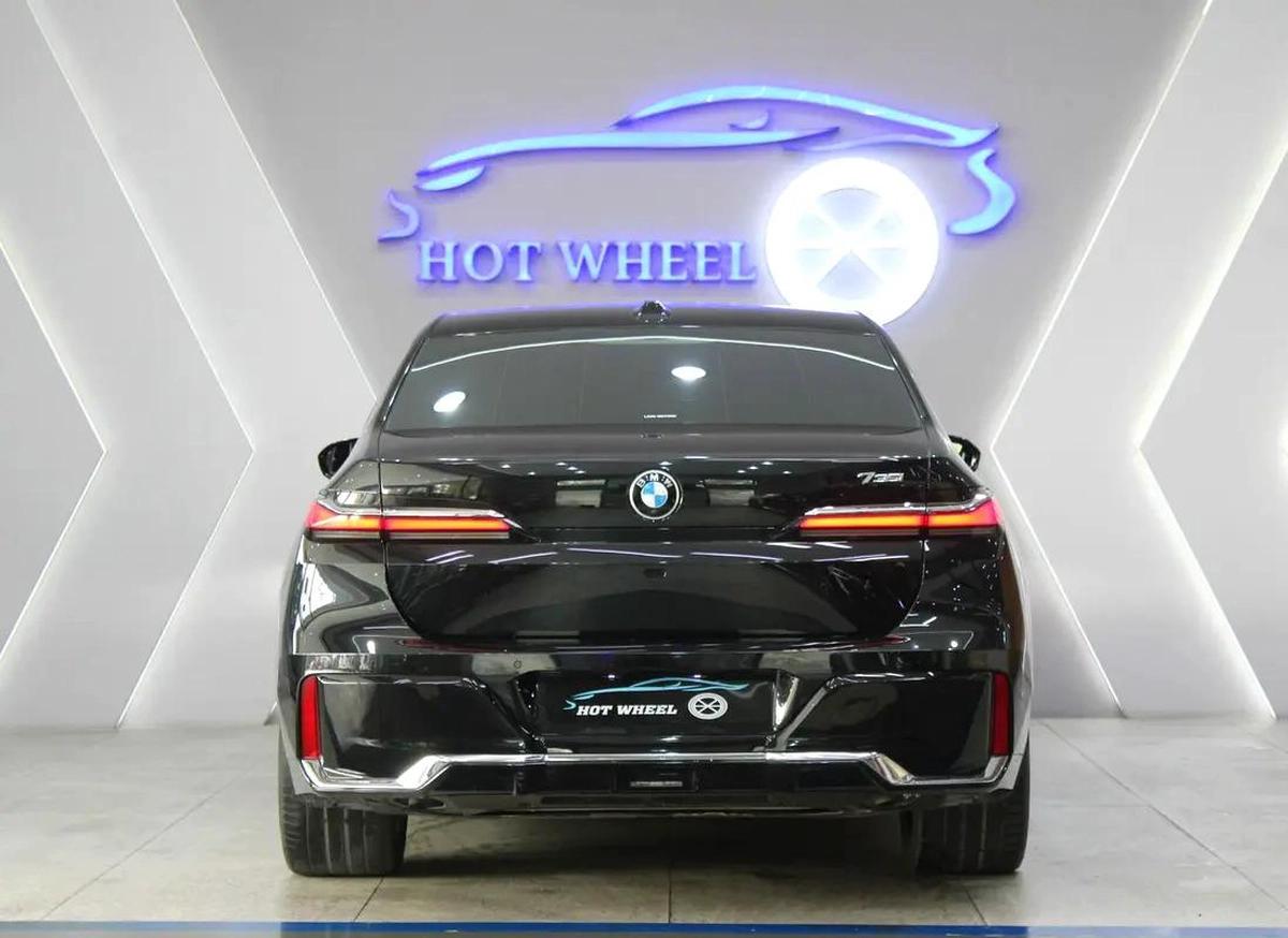 2023 BMW 735 i GCC with warranty-4-4