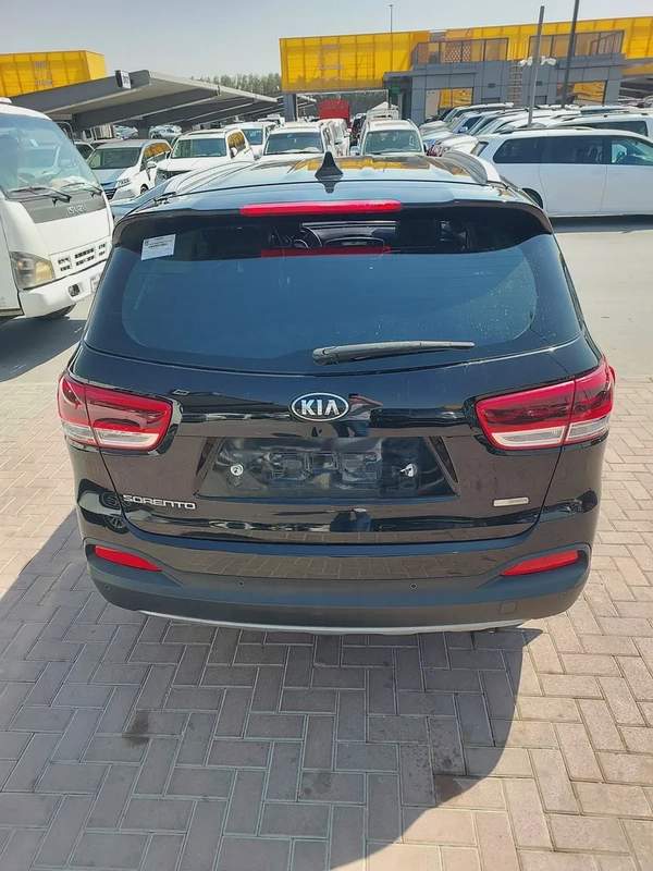 كيا سورنتو 2015