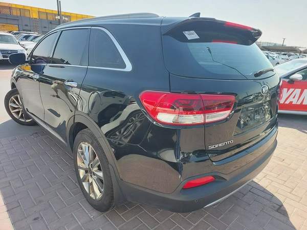 كيا سورنتو 2015