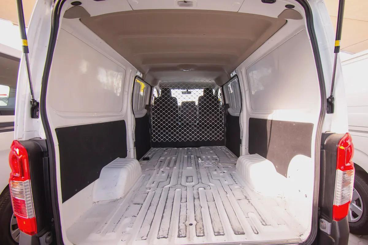 2022 Nissan Urvan | Standard Roof Delivery Van | GCC Specs | Ref#N32210-6-6