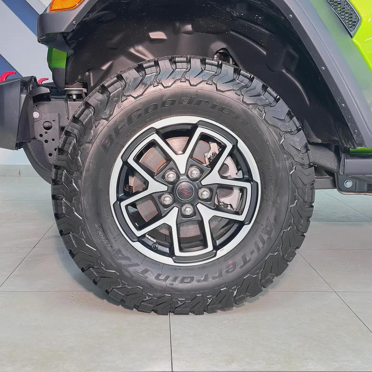 2025 Jeep Wrangler Rubicon V6-14-14