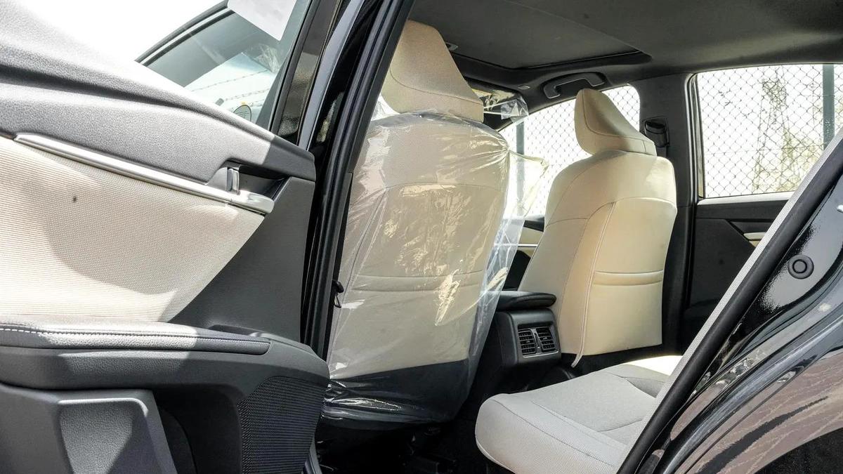 2026 Toyota Camry E-plus 2.5L Hybrid (Black-Beige)-11-11
