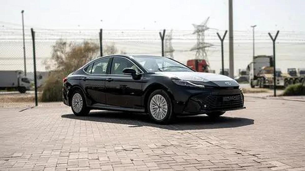2026 Toyota Camry E-plus 2.5L Hybrid (Black-Beige)-0-0