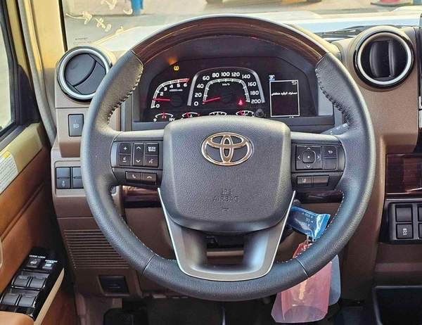 Toyota Land Cruiser Pick Up LC79 LX-Z1 /T/DVD CAMERA/WINCH,SNORKEL/DIFF LOCK (CODE#LC79DC28A)