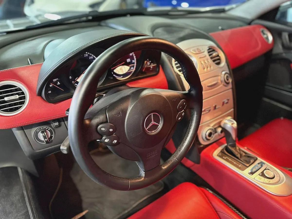 Mclaren SLR, full service history from Abu Dhabi dealer service done, new tires-5-5