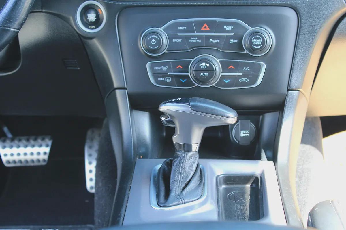Dodge Charger R/T · HEMI V8 5.7L · 370hp · 2020 · American Specs · Excellent Condition-8-8