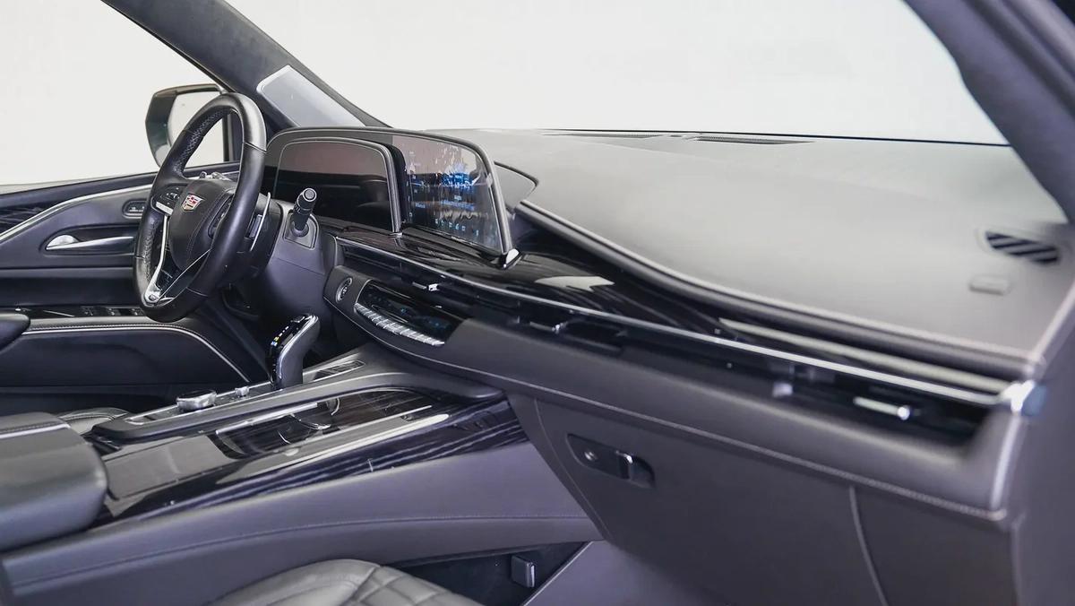 Special Offer | AED 6,328 PM | GCC, High Option | Escalade V-5-5