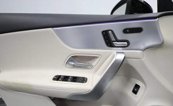 A220 | 1,750 AED Monthly | Registration