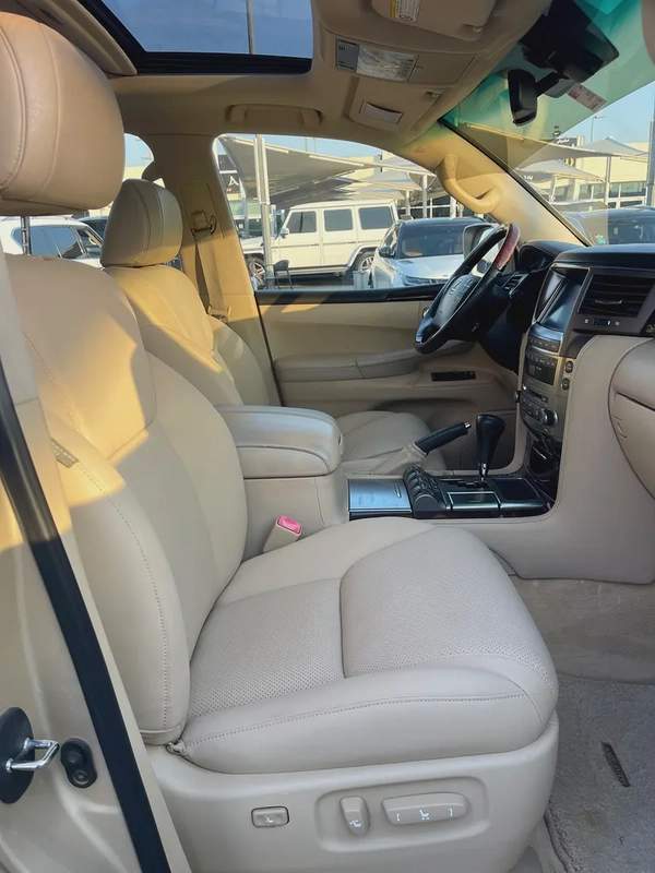 Lexus LX 570 Platinum 2009 - GCC Specs