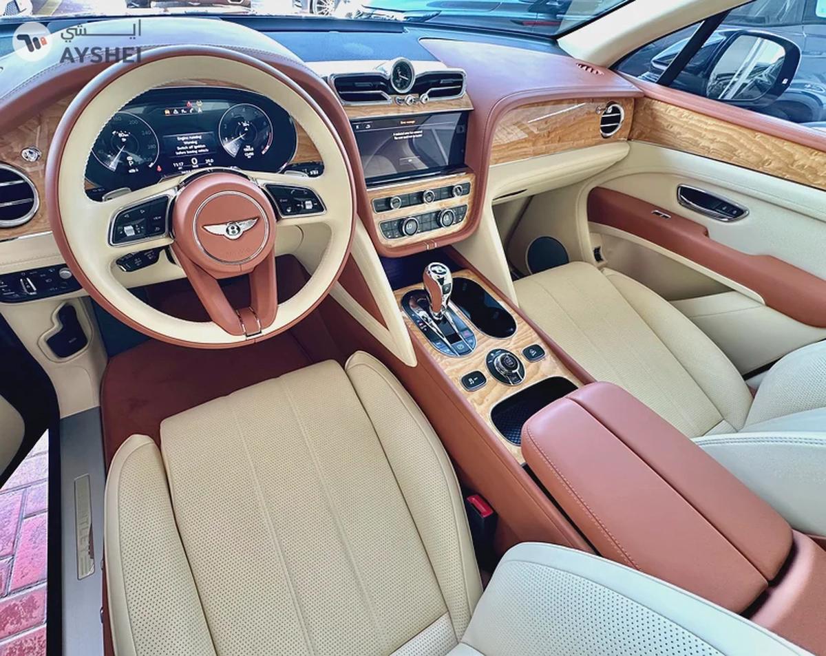 Bentley Bentayga 2022 low mileage-5-5