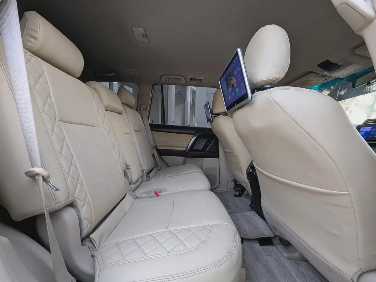 TOYOTA PRADO 2011 FACELIFTED 2023 WITH INTERIOR AND EXTERIOR GCC V4 2.7L IN EXCELLENT CONDITION-4-4