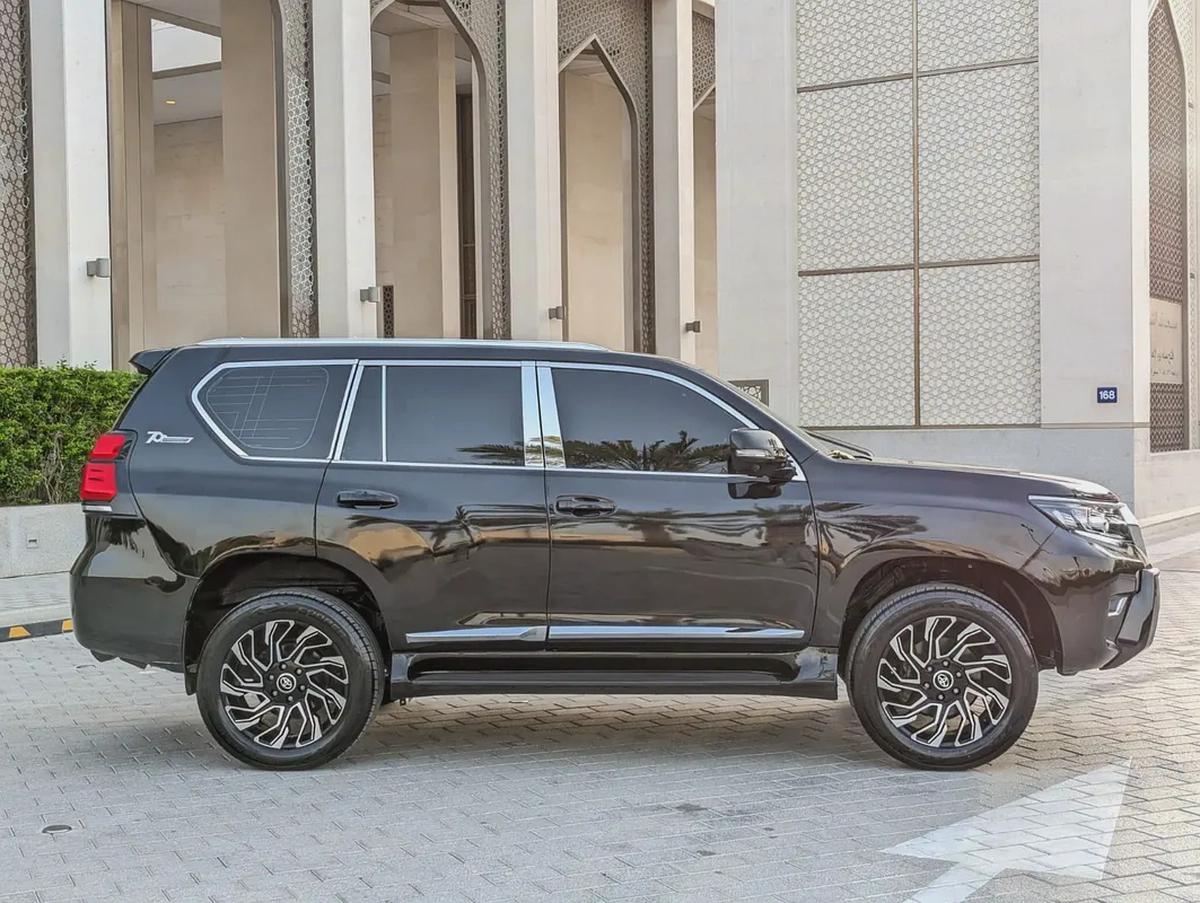 TOYOTA PRADO 2011 FACELIFTED 2023 WITH INTERIOR AND EXTERIOR GCC V4 2.7L IN EXCELLENT CONDITION-14-14