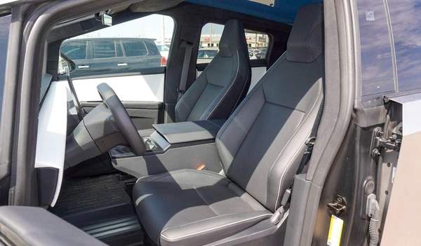 Tesla Cybertruck FOUNDATION SERIES