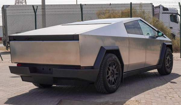 Tesla Cybertruck FOUNDATION SERIES