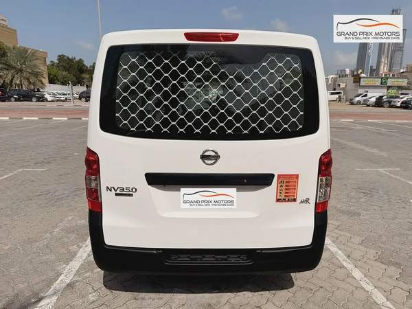 Nissan Urvan NV350 3 Seater AUTOMATIC 2022 Model GCC Specs With Service History In Perfect Condition