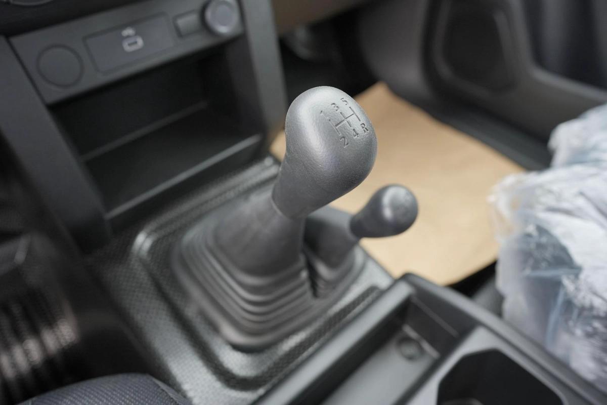 MITSUBISHI L200 DIESEL GL MY2025 MANUAL 4WD-9-9