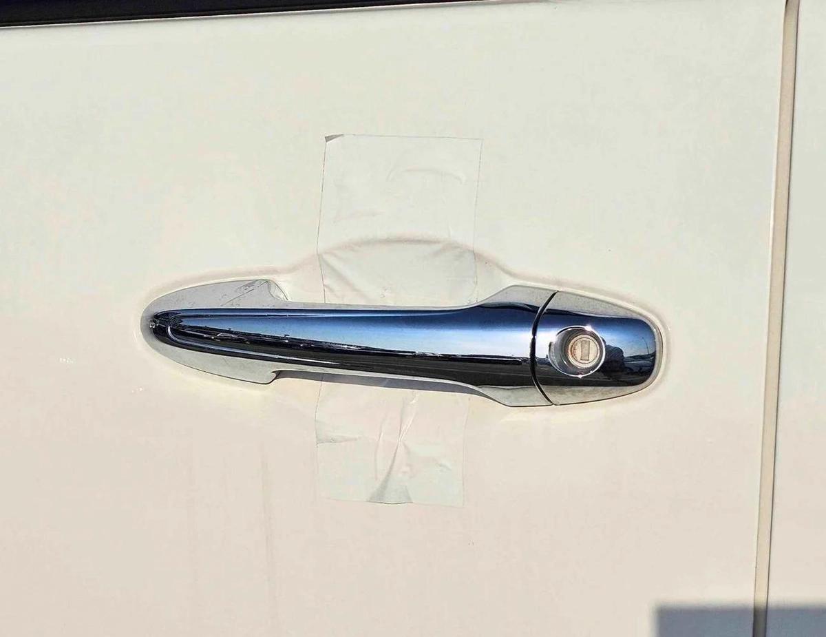 Toyota Hilux SINGLE CABIN BASIC / 5 + 2 HOOKS LONG BODY / 2.4L DIESEL M/T / PWR WINDOWS-1-1