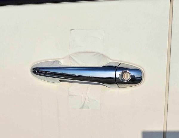 Toyota Hilux SINGLE CABIN BASIC / 5 + 2 HOOKS LONG BODY / 2.4L DIESEL M/T / PWR WINDOWS