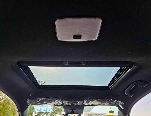 Toyota Frontlander HYBRID LUXURY WITH ELECTRIC BACK DOOR /2.0L PETROL V4
