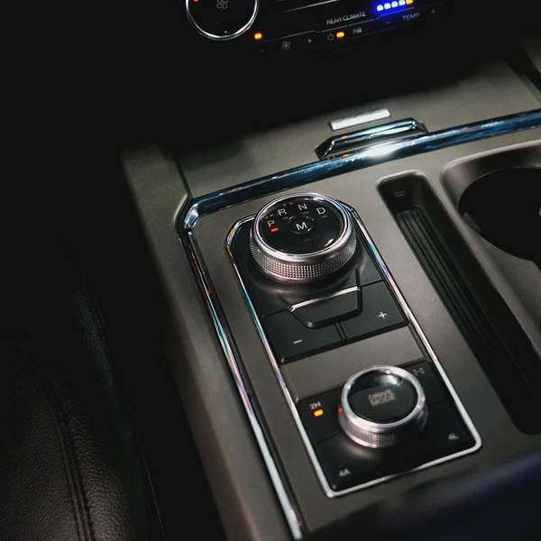 AED 1,865 pm • 0% Downpayment • Expedition XLT • Agency Warranty