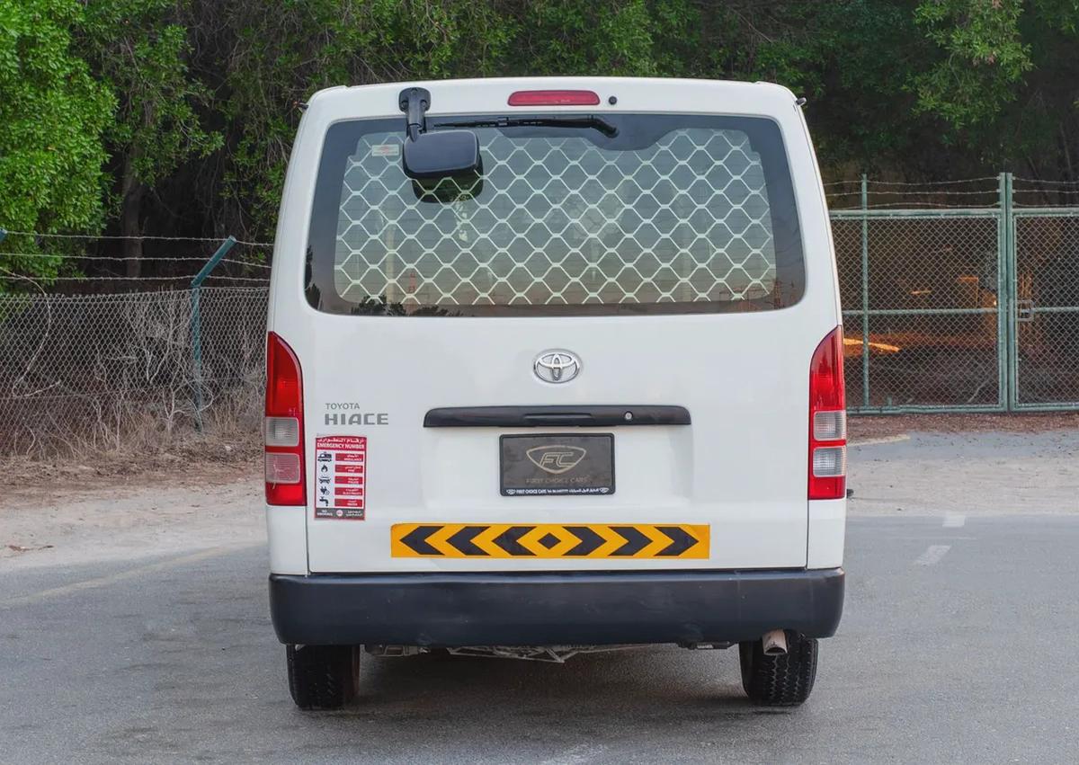 Toyota Hiace Standard Roof | Delivery Van | GCC Specs | Ref#T24064-5-5