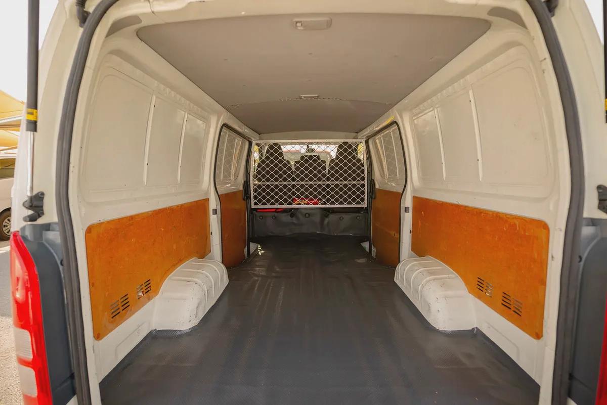 Toyota Hiace Standard Roof | Delivery Van | GCC Specs | Ref#T24064-6-6