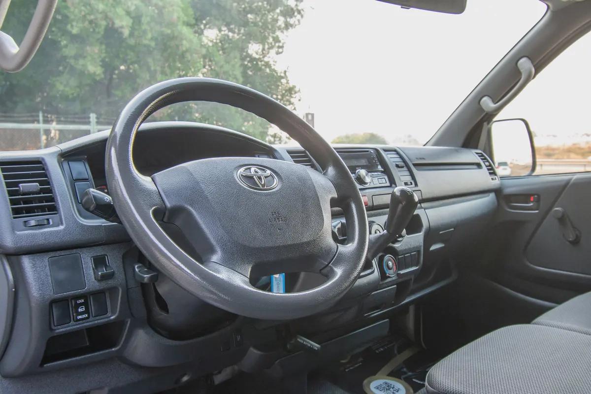 Toyota Hiace Standard Roof | Delivery Van | GCC Specs | Ref#T24064-9-9