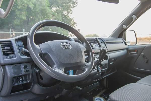 Toyota Hiace Standard Roof | Delivery Van | GCC Specs | Ref#T24064