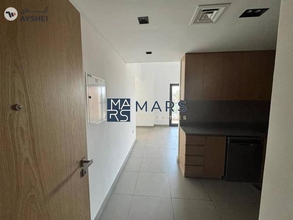 Spacious 1 BHK | Close Kitchen | Big Balcony.