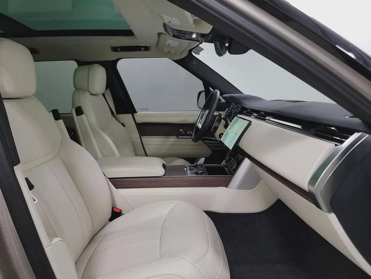 Land Rover Range Rover Vogue 2023 - American Specs-4-4