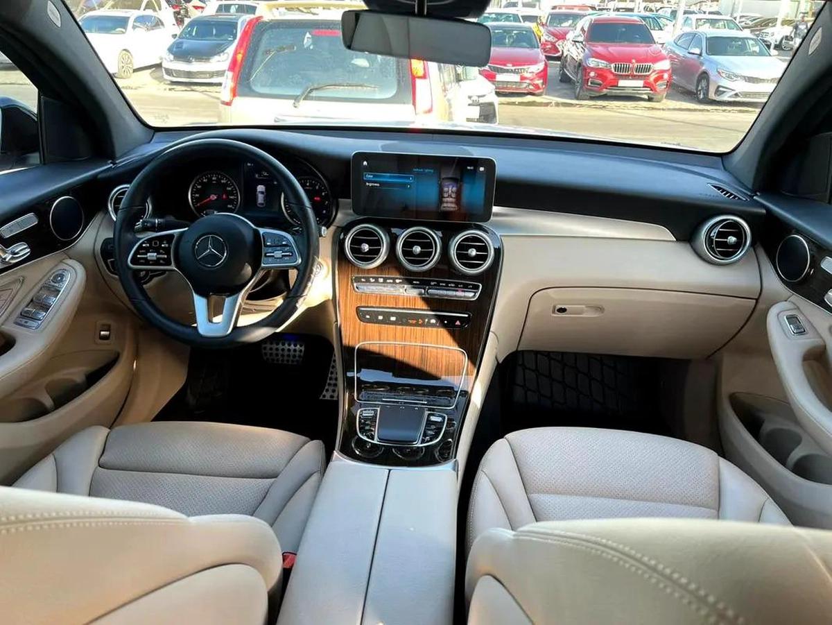 Mercedes-Benz GLC Coupe GLC 300, 2022 - GCC/Other Specs-4-4