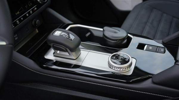 Mitsubishi Outlander Brand New 2026 Mitsubishi Outlander High Line – Prime (G06) 2.5L | 7-Seater SUV | GCC Spec | Export