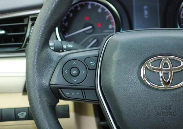 Toyota Camry Toyota Camry LE 2.5L Sedan FWD 8 Speed A/T Petrol