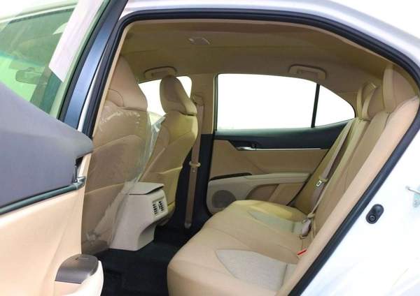 Toyota Camry Toyota Camry LE 2.5L Sedan FWD 8 Speed A/T Petrol