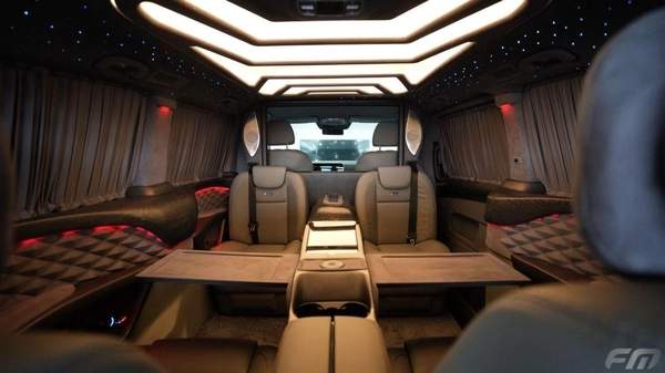 New Mercedes Benz V300 2025
