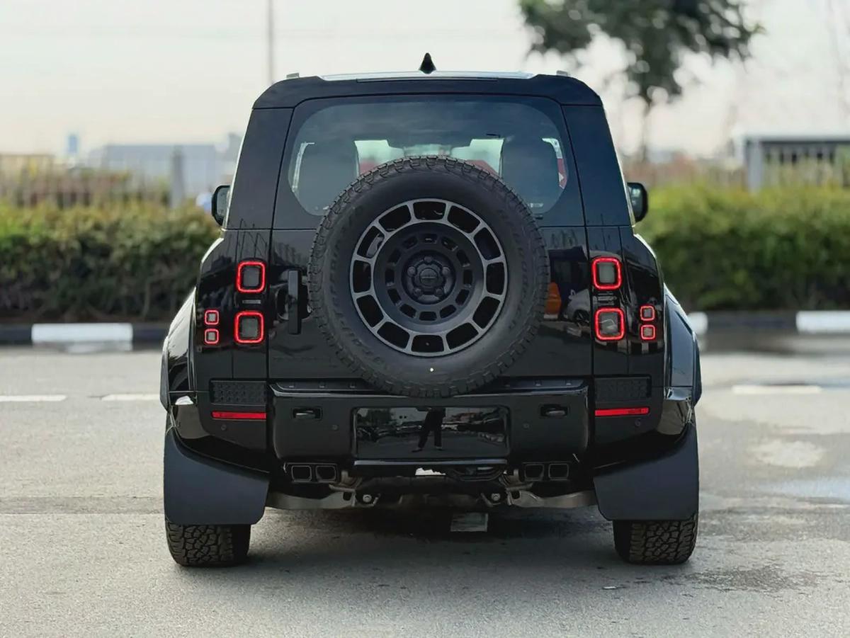 **2026**BLACK EDITION GCC SPEC UNDER WARRANTY AND SERVICE CONTRACT-17-17