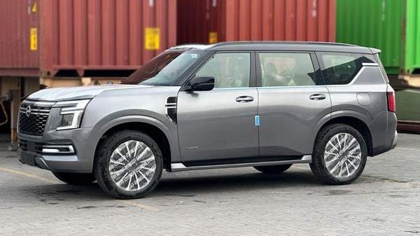 Nissan Patrol PATROL PLATNUM LE FULL OPTION TWIN TURBO ROOF BLACK 2026