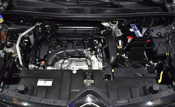 Citroen C5 AirCross ( 2023 Model ) in Silver Color GCC Specs