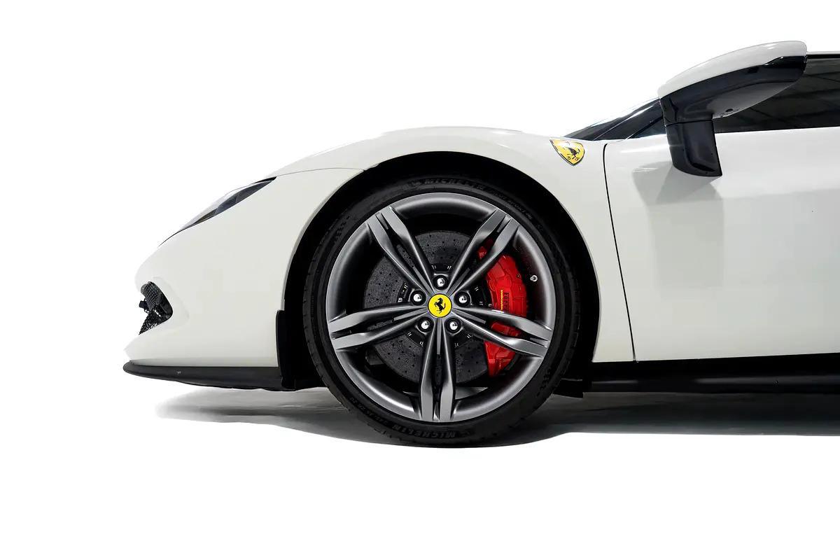 296 GTB | FRONTLIFT | TWO TONE INTERIOR | ENGINE COVERS IN CARBON FIBRE | MATTE GREY WHEELS-6-6