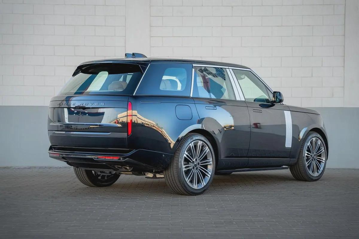 2026 Range Rover Vogue Autobiography P530 V8 | Brand New | Export Only | AED 719,000-1-1